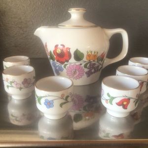 Hungarian Kalocsa vintage collectible espresso pot and cups